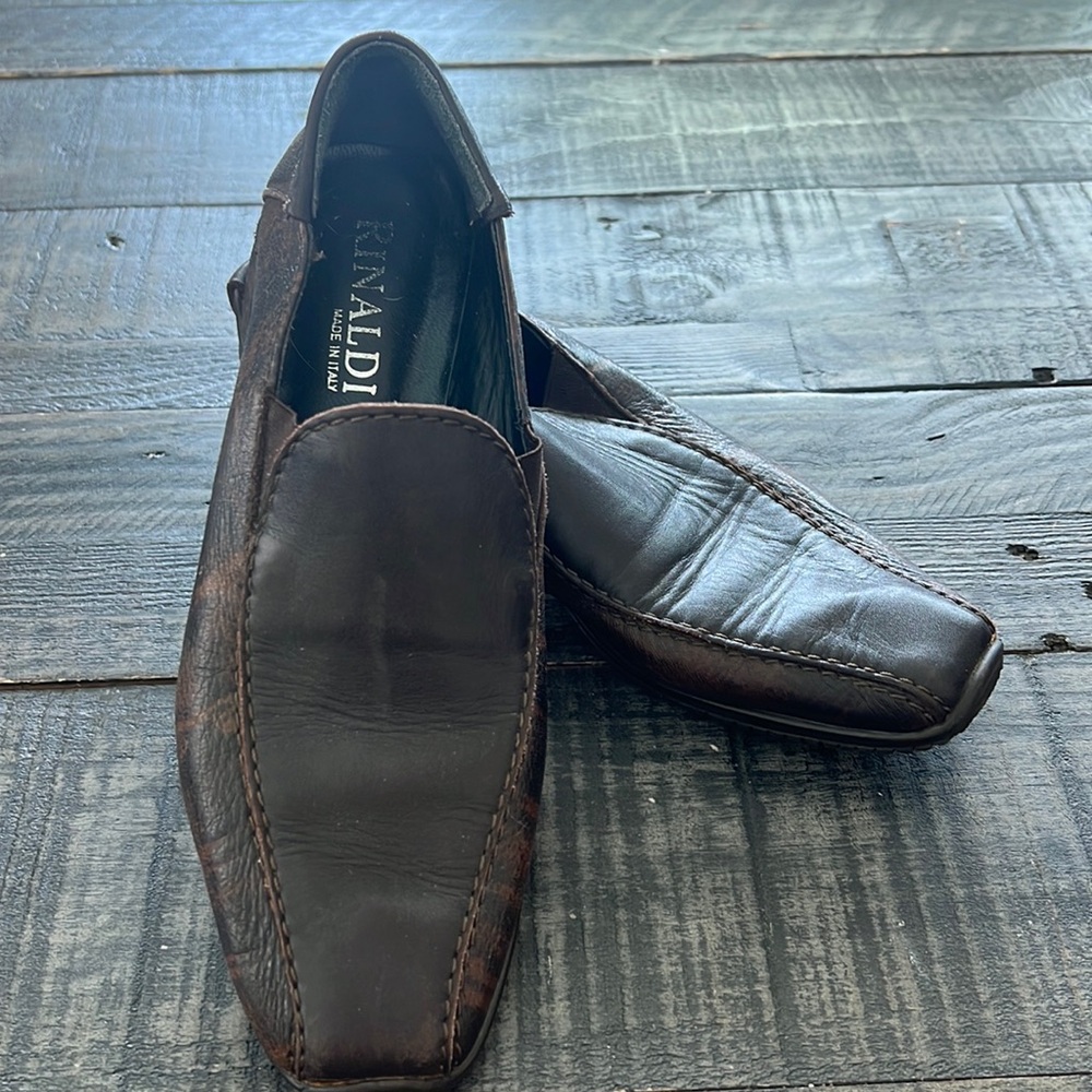 RINALDI SZ 38 SLIP ON SHOES